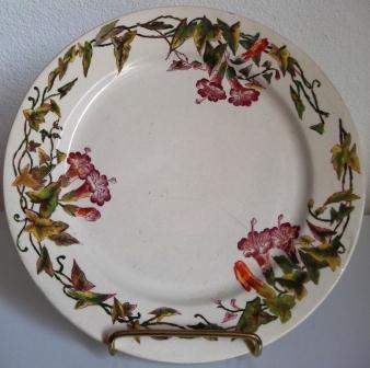 Assiette ancienne repeinte